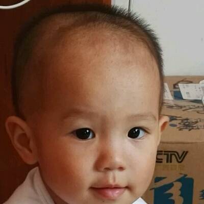 女儿一岁半了 现在要吃钙和锌吗 她怕热 现在全