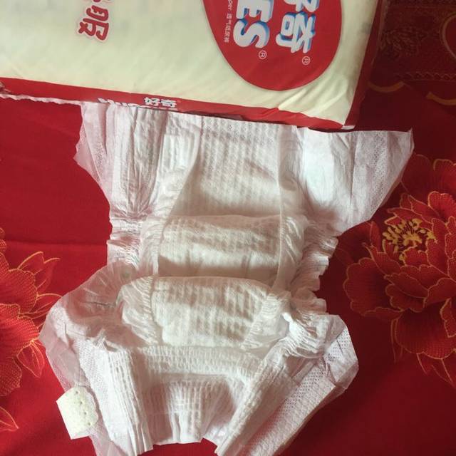 今天在某东给孩子买的尿不湿,好奇铂金装M号