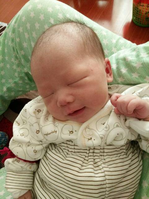 有经验的宝妈可以分享新生儿现在穿多少衣服合