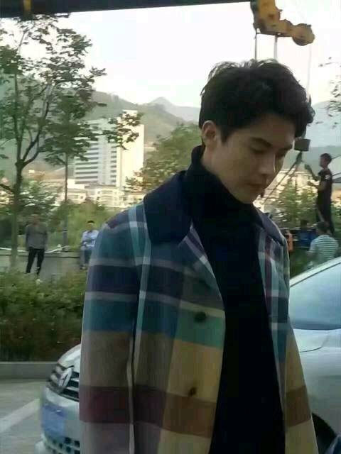 赚不了几个钱,还总想出去玩_娘娘们说说,贱人