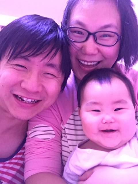 宝妈们,晒个全家福吧_每次跟宝宝合照都是一件