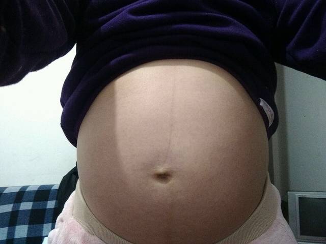 第一次发帖_怀孕30周肚子,准妈妈们看看像男宝