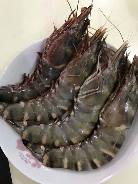 家常清蒸老虎虾_我们一家三口都喜欢吃海鲜 哈