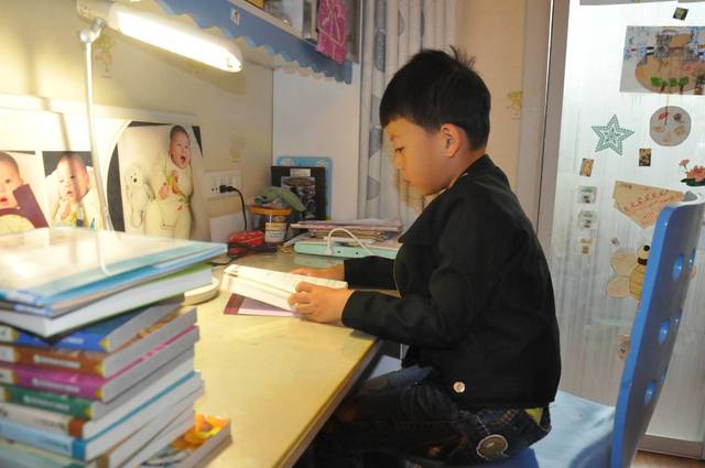 《福尔摩斯探案集》亲子阅读感受_从进入小学