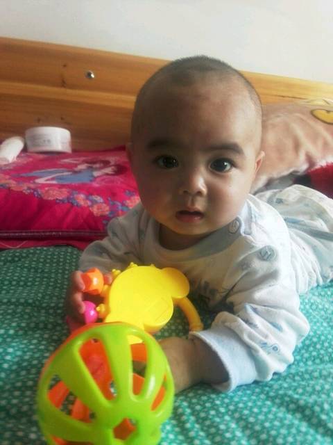 一岁四个男宝宝缺钙铁锌硒维生素,该怎么补