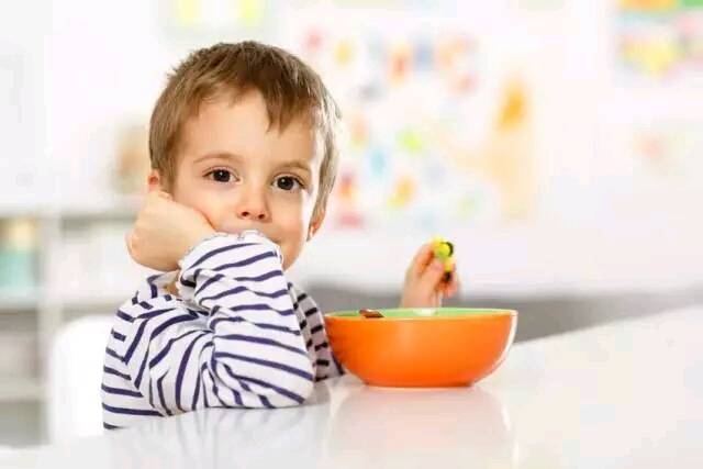 哪些食物容易让宝宝过敏?这张黑名单妈妈可要