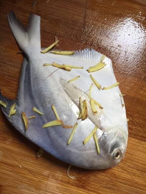 你们那白鲳鱼的价格是多少一斤?