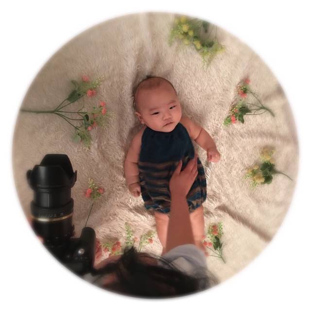 自己给宝宝在家拍的百日照