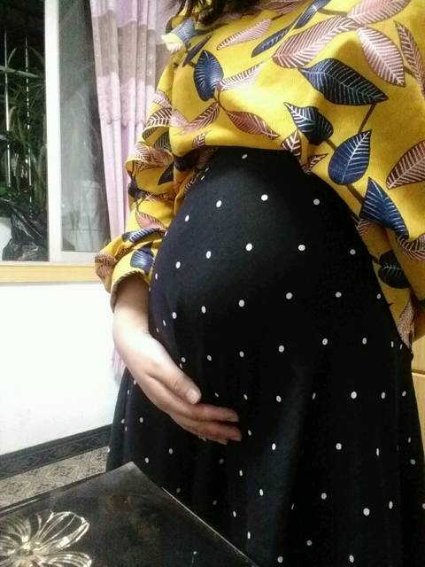 怀孕四个月肚子左侧右侧疼_感觉肚子胀 总是感
