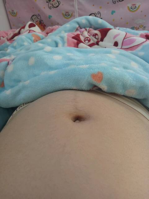 怀孕三个半月,肚子一边大一边小,有没有宝妈这