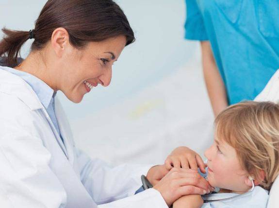 女孩不甘心做服务员,想去KTV赚大钱,面试后被