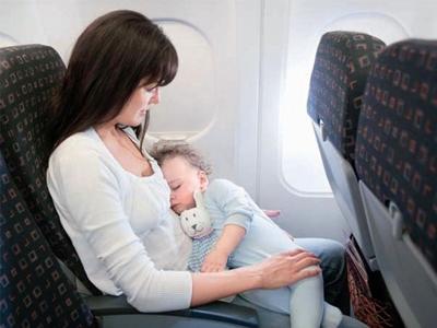 0-2岁婴儿乘机最干货攻略:在飞机上_娘娘上次