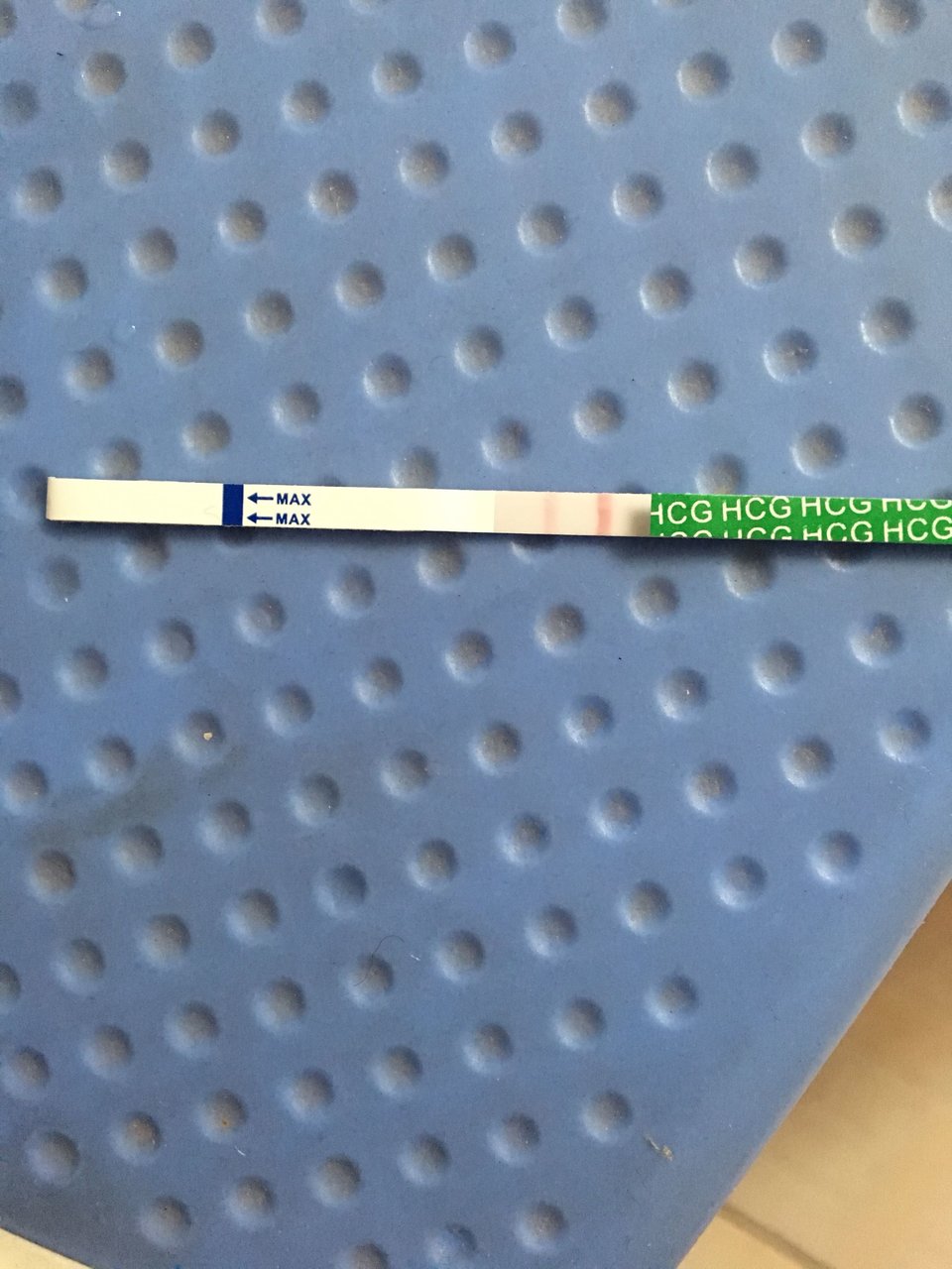 连续三天测都是一深一浅，我是不是假阳性？请有经验的宝妈指点！