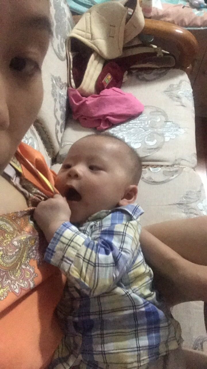 今天直播不吃奶瓶的情况