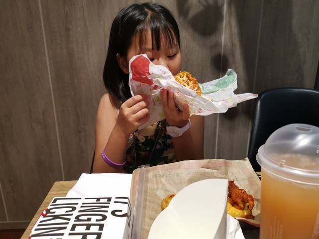 吃肯德基