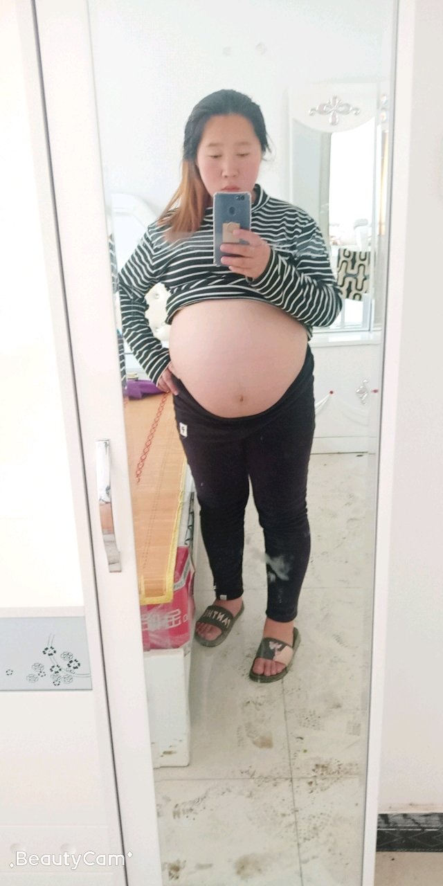 男宝撑得大肚子