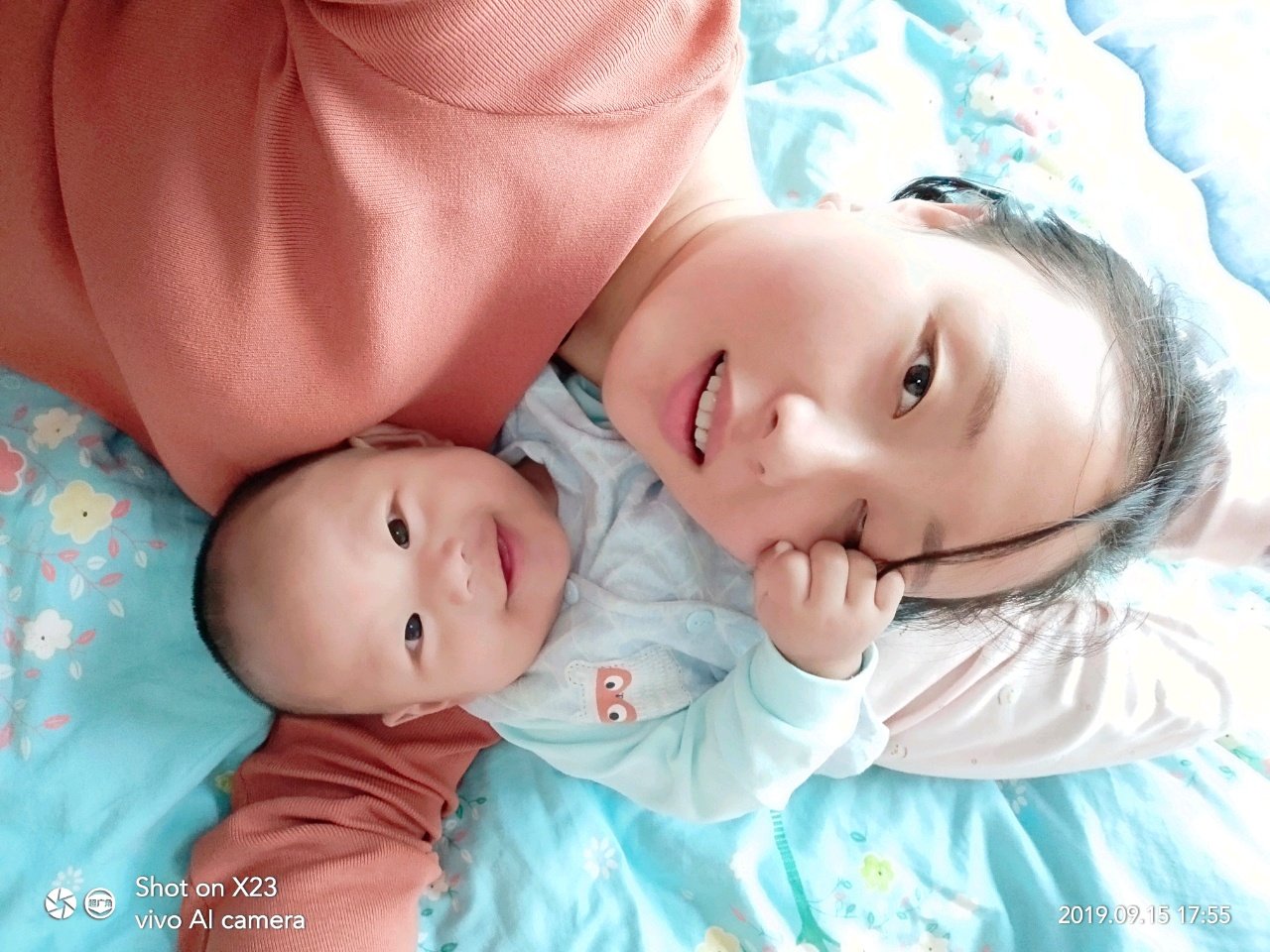 这就是五个多月的孩子，调皮到无语😚😚
