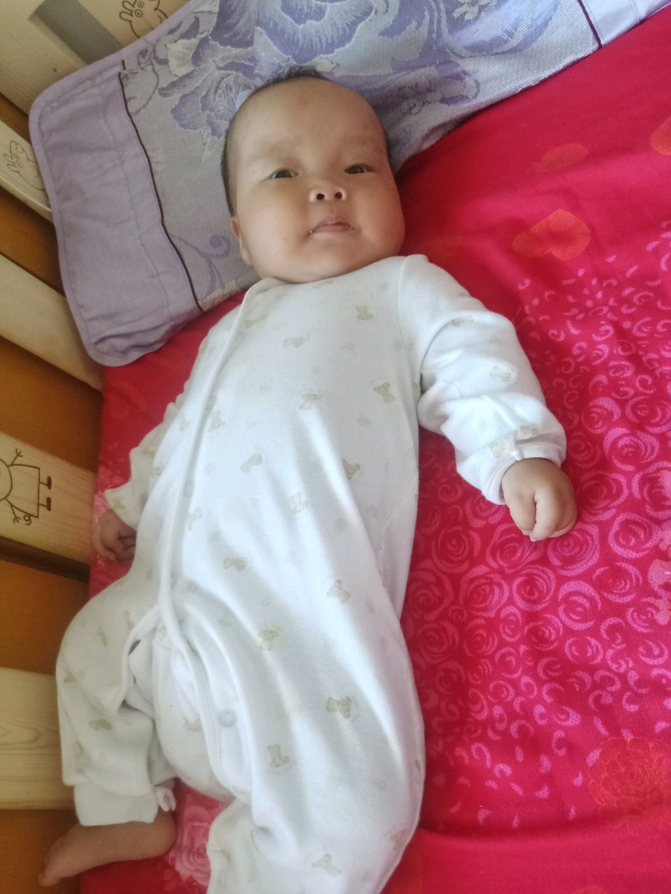 宝宝对不起  妈妈要去上班了