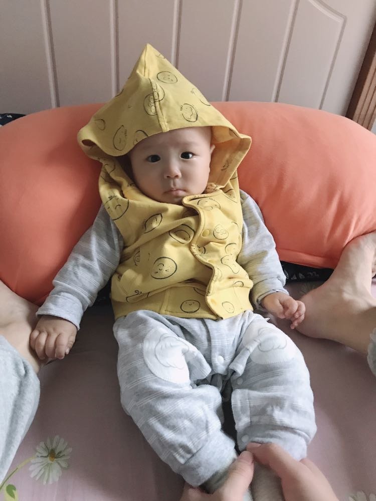 宝宝开始长牙齿了