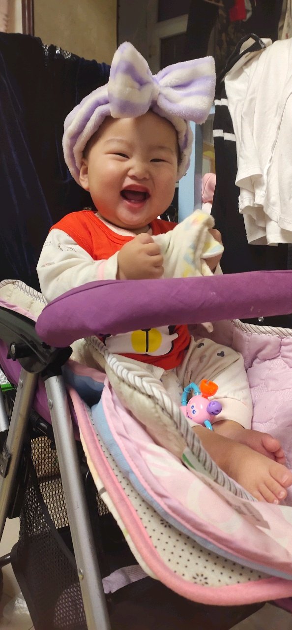 九宫格表情包，😊