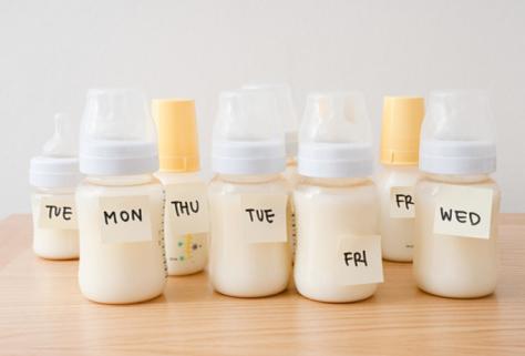 上班后还想继续给宝宝喂母乳 母乳保存冷冻 解冻加热的必备知识 宝宝树
